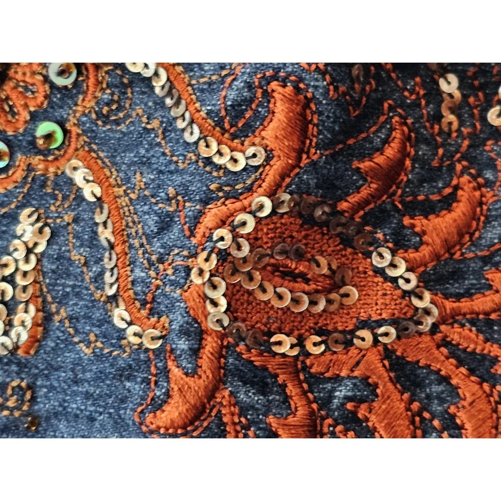 Christopher & Banks Women's Blue Embroidered Boot Cut Denim Jeans Size 6 28x31 - Picture 14 of 16